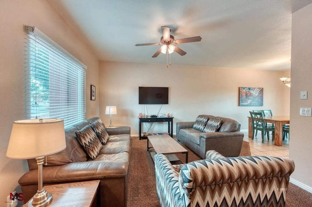 3Br / 2Ba Townhome With Pool, Patio, Wifi, Washer/Dryer كاناب المظهر الخارجي الصورة